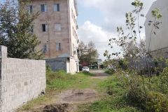زمین مسکونی نزدیک خیابان اصلی