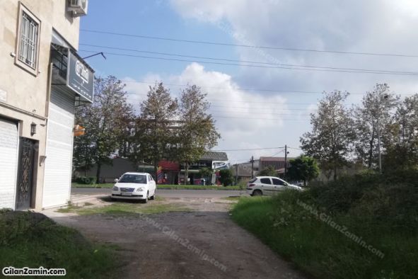 زمین مسکونی نزدیک خیابان اصلی