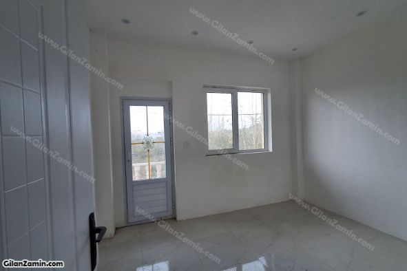 اتاق خواب بالا متصل به تراس